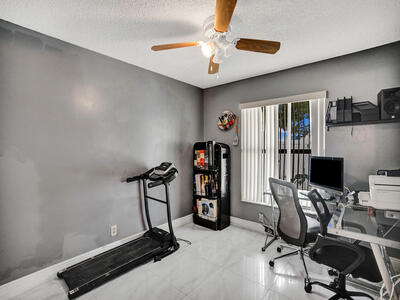 9610 Dunhill Dr, Miramar, FL 33025