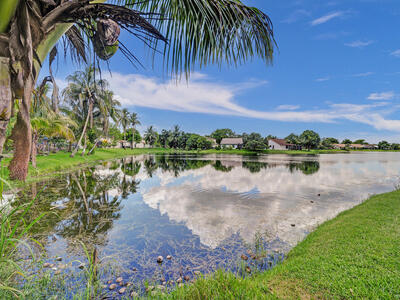 9610 Dunhill Dr, Miramar, FL 33025