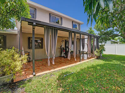 9610 Dunhill Dr, Miramar, FL 33025