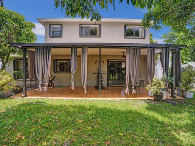 9610 Dunhill Dr, Miramar, FL 33025