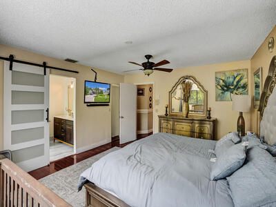 9610 Dunhill Dr, Miramar, FL 33025