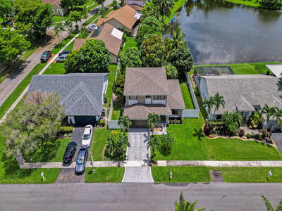 9610 Dunhill Dr, Miramar, FL 33025