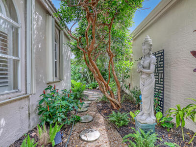 2076 Cezanne Road, West Palm Beach, FL 33409