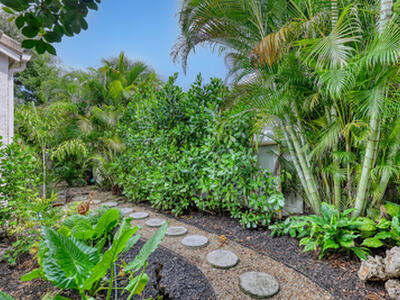 2076 Cezanne Road, West Palm Beach, FL 33409