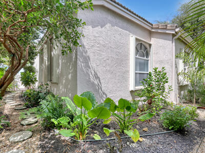 2076 Cezanne Road, West Palm Beach, FL 33409