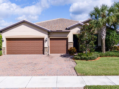 739 SE Villandry Way, Port Saint Lucie, FL 34984