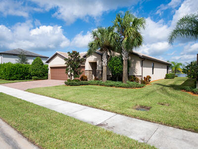 739 SE Villandry Way, Port Saint Lucie, FL 34984