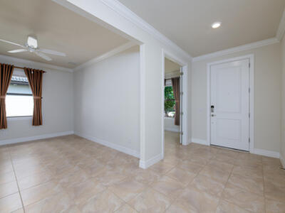 739 SE Villandry Way, Port Saint Lucie, FL 34984