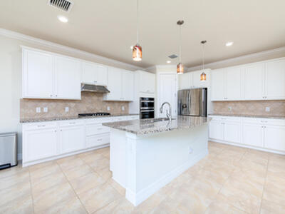 739 SE Villandry Way, Port Saint Lucie, FL 34984