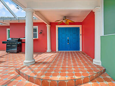 532 N Palmway, Lake Worth Beach, FL 33460