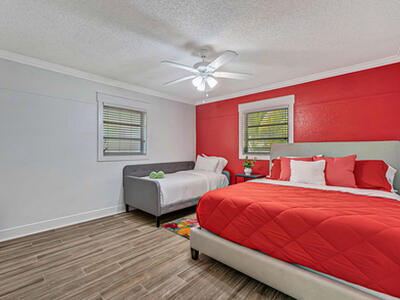 532 N Palmway, Lake Worth Beach, FL 33460