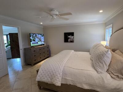 330 SE 20th Avenue, Deerfield Beach, FL 33441