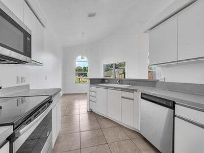 678 SW Pueblo Terrace, Port Saint Lucie, FL 34953