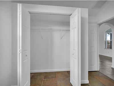 678 SW Pueblo Terrace, Port Saint Lucie, FL 34953