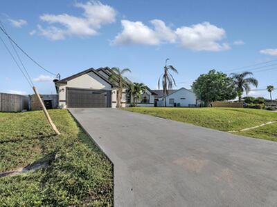 678 SW Pueblo Terrace, Port Saint Lucie, FL 34953