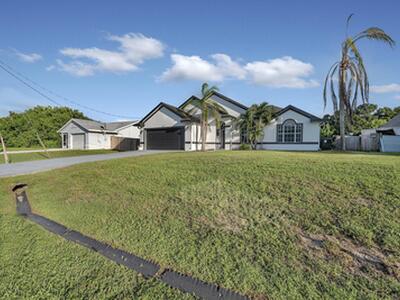 678 SW Pueblo Terrace, Port Saint Lucie, FL 34953