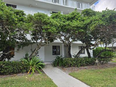 2721 Village Boulevard, West Palm Beach, FL 33409