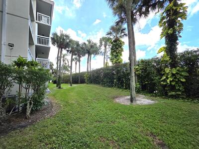 2721 Village Boulevard, West Palm Beach, FL 33409