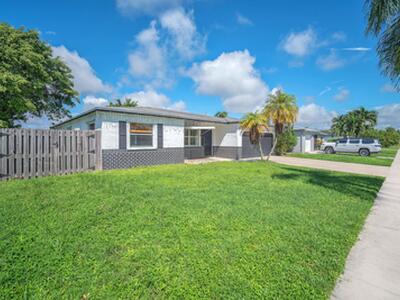 10985 Christopher Avenue, Boca Raton, FL 33428