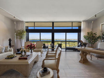 2450 Presidential Way, Palm Beach, FL 33480