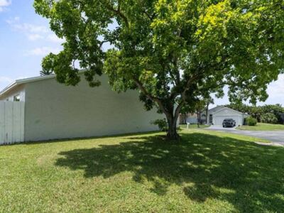 48 Bentwater Circle, Boynton Beach, FL 33426
