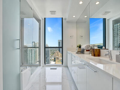 100 E Las Olas Boulevard, Fort Lauderdale, FL 33301