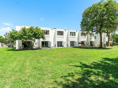 5090 Elmhurst Road, West Palm Beach, FL 33417