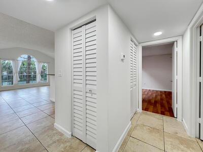 1011 Crystal Way, Delray Beach, FL 33444