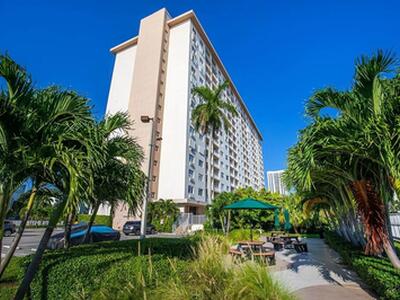 400 Kings Point Drive, Sunny Isles Beach, FL 33160