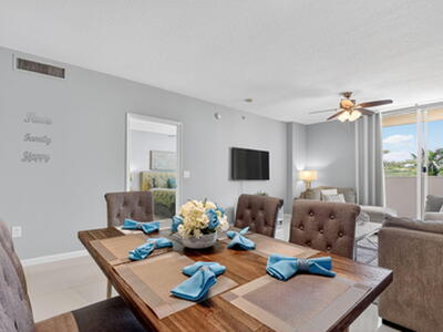 625 Casa Loma Boulevard, Boynton Beach, FL 33435