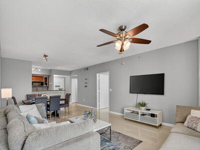 625 Casa Loma Boulevard, Boynton Beach, FL 33435