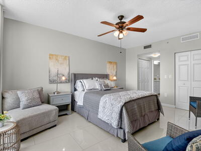 625 Casa Loma Boulevard, Boynton Beach, FL 33435