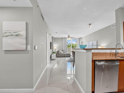 625 Casa Loma Boulevard, Boynton Beach, FL 33435