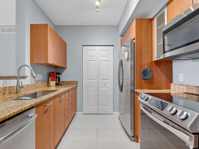 625 Casa Loma Boulevard, Boynton Beach, FL 33435