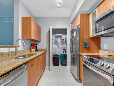 625 Casa Loma Boulevard, Boynton Beach, FL 33435