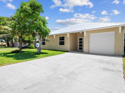 818 Foresteria Drive, Lake Park, FL 33403