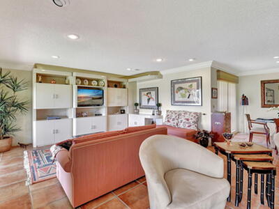 3 Stratford Drive, Boynton Beach, FL 33436