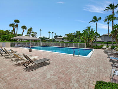 3 Stratford Drive, Boynton Beach, FL 33436