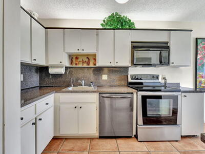 3 Stratford Drive, Boynton Beach, FL 33436