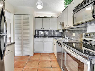 3 Stratford Drive, Boynton Beach, FL 33436