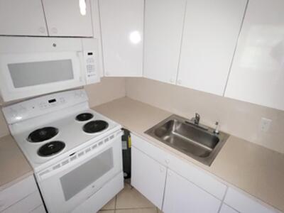 165 Canterbury G, West Palm Beach, FL 33417