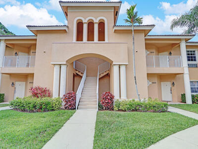 8010 Carnoustie 4022 Place