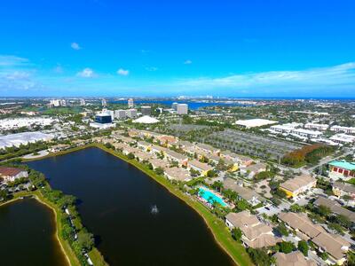 590 Amador Lane, West Palm Beach, FL 33401