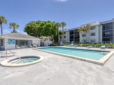 240 SE 10th Street, Delray Beach, FL 33483