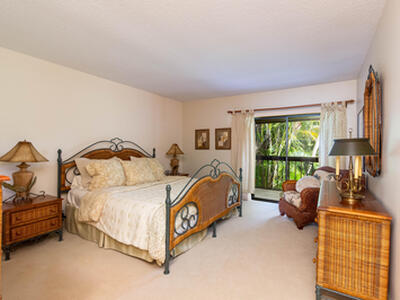 13334 Polo Club Road, Wellington, FL 33414