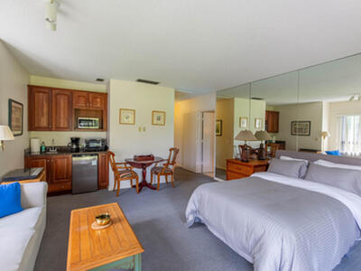 13334 Polo Club Road, Wellington, FL 33414