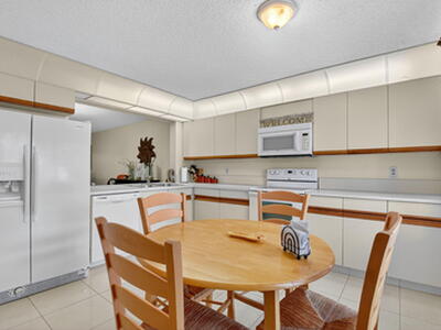 5560 Fairway Park Drive, Boynton Beach, FL 33437