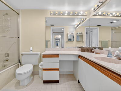 5560 Fairway Park Drive, Boynton Beach, FL 33437