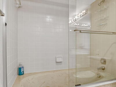 5560 Fairway Park Drive, Boynton Beach, FL 33437