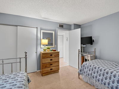 5560 Fairway Park Drive, Boynton Beach, FL 33437